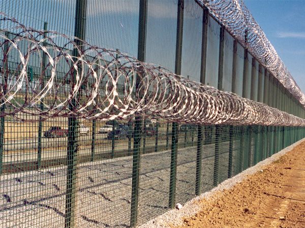 Accesorios de seguridad (Púas, Concertinas y Candados)