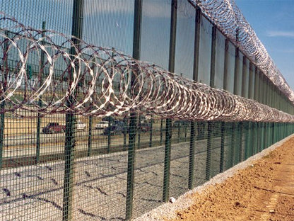 Accesorios de seguridad (Púas, Concertinas y Candados)